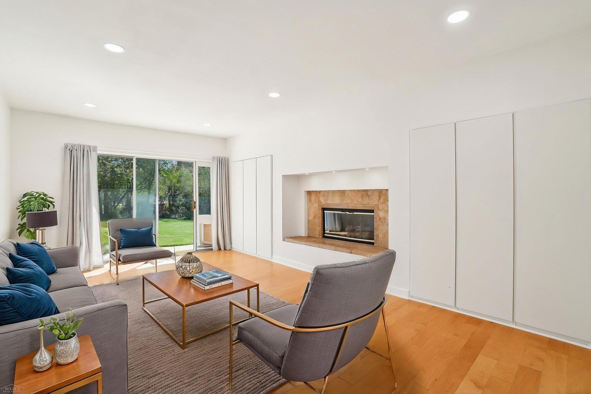 26186 La Muera Street
