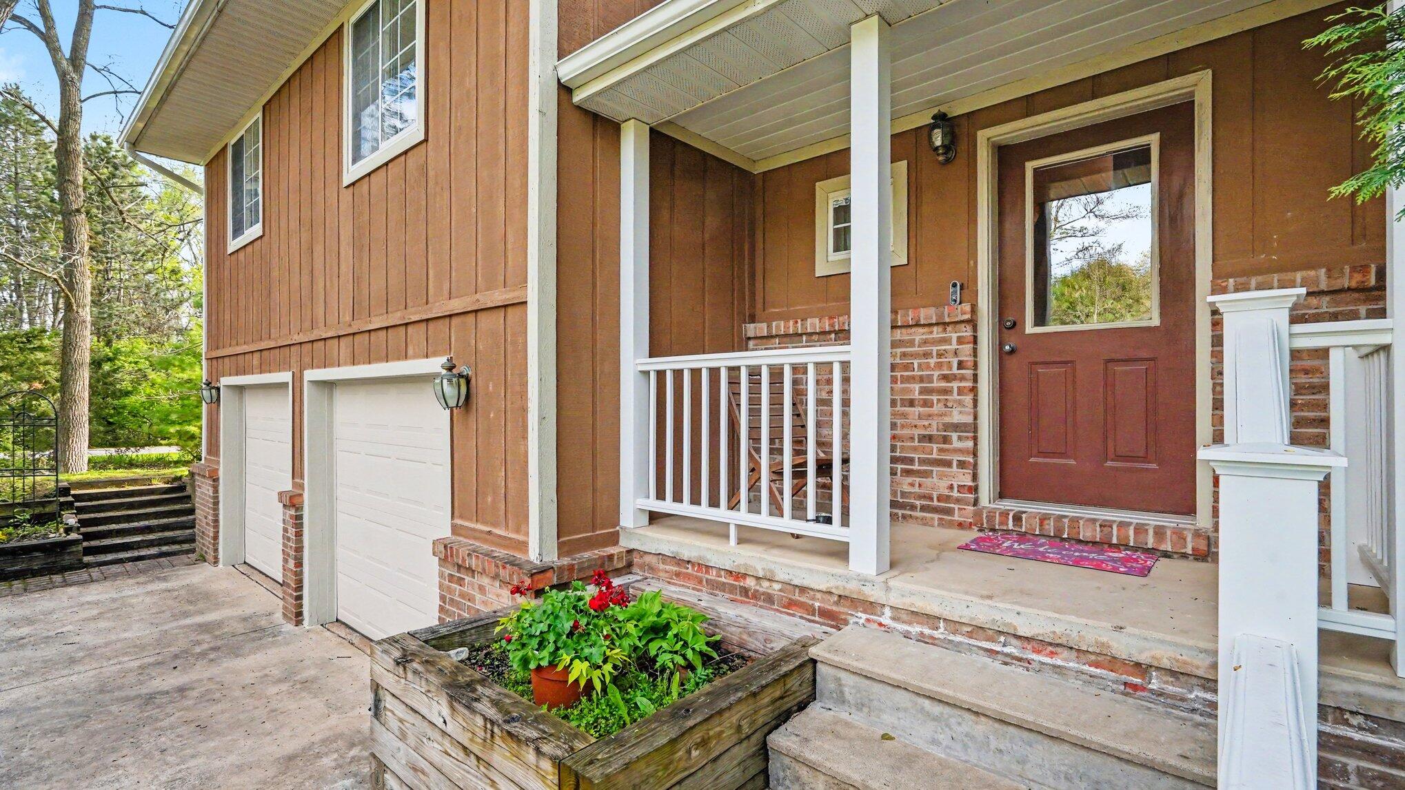 442 W Delhi Road
