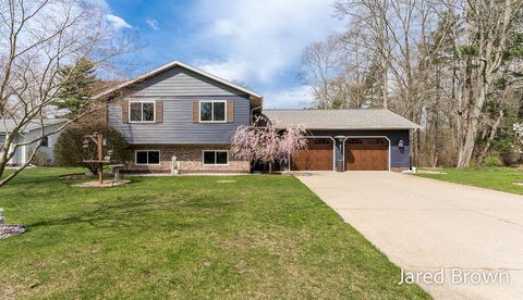 19159 Pine Grove Court Spring Lake Township MI 49456