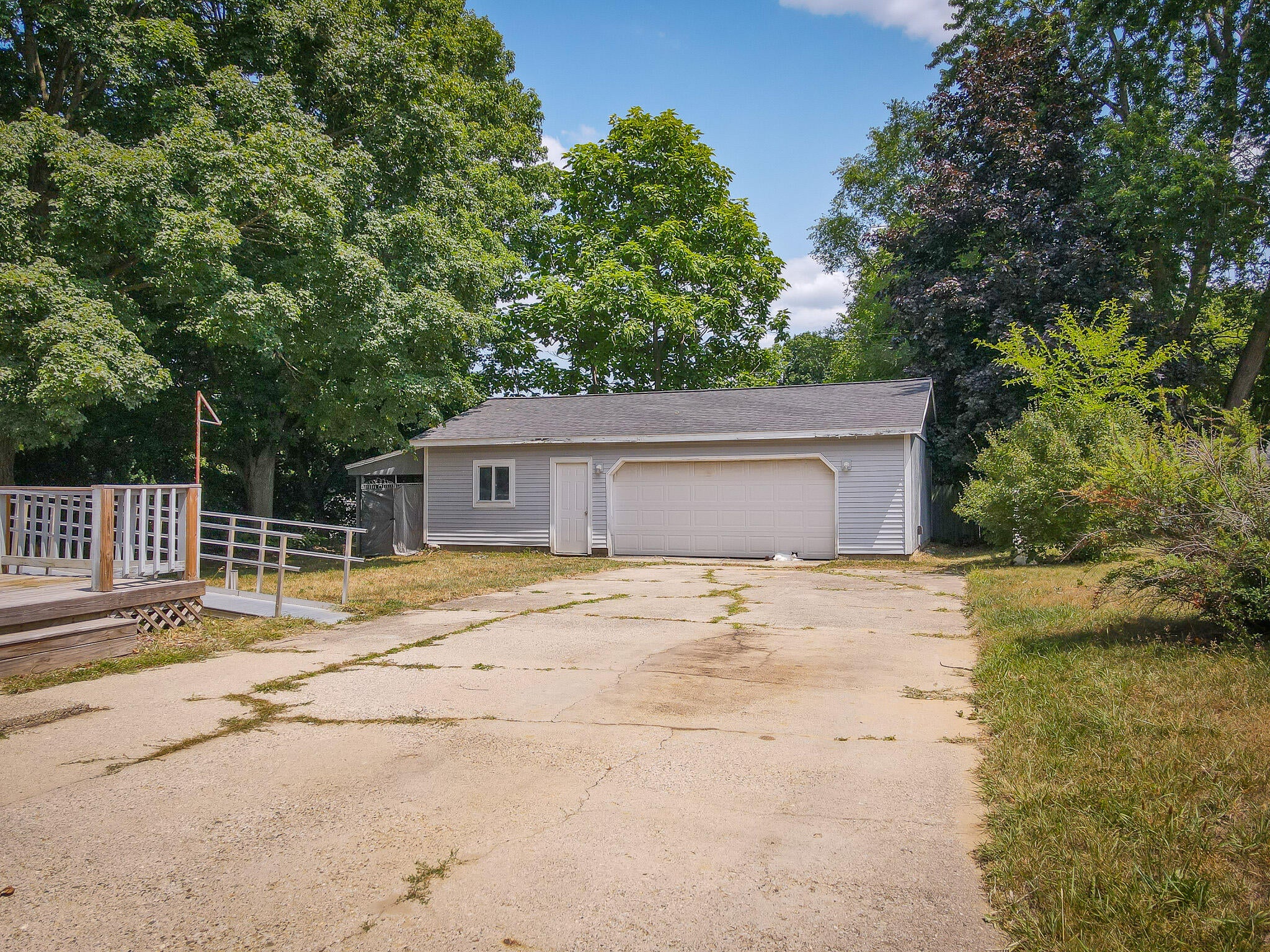 910 Pleasant Street