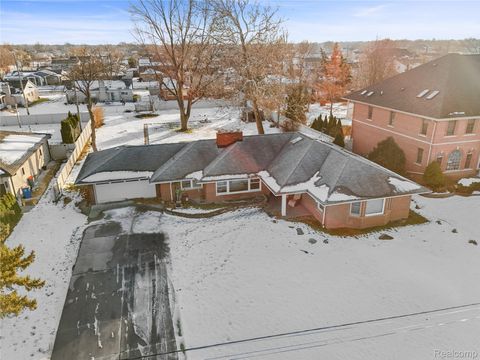 26639 Doxtator Street Dearborn Heights City MI 48127