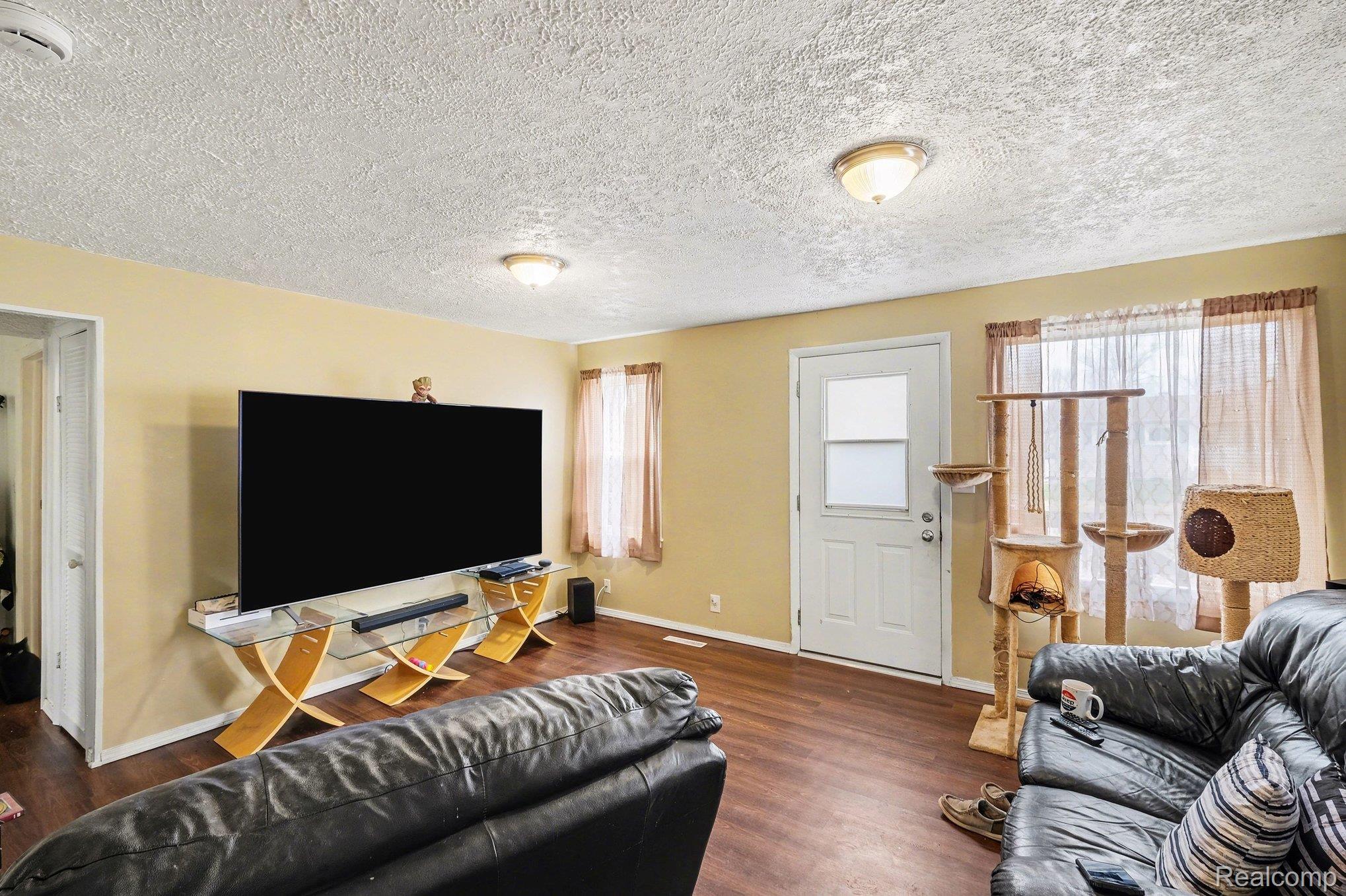 3316 Lockhead Street