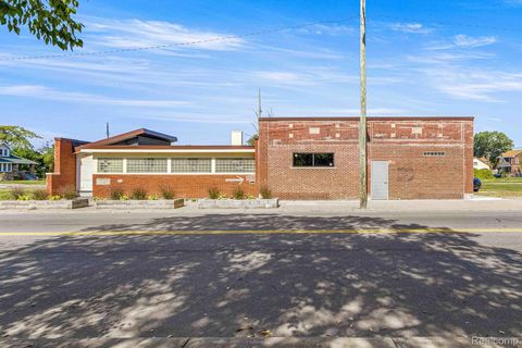 1015 E State Fair Highland Park City MI 48203