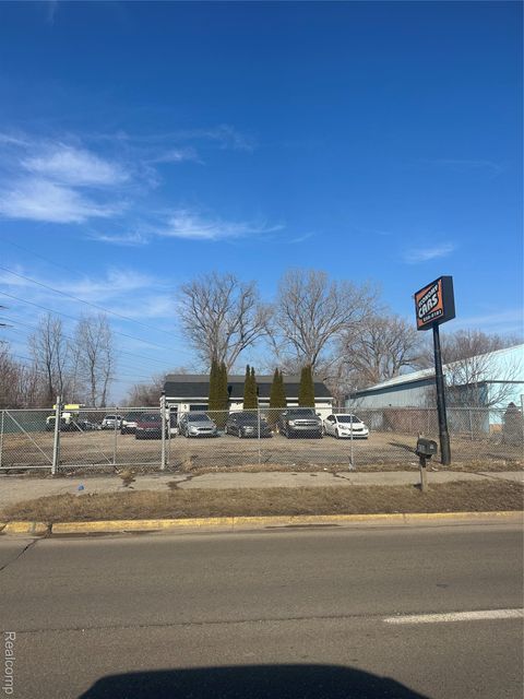 4084 N Dort Highway Flint City MI 48506