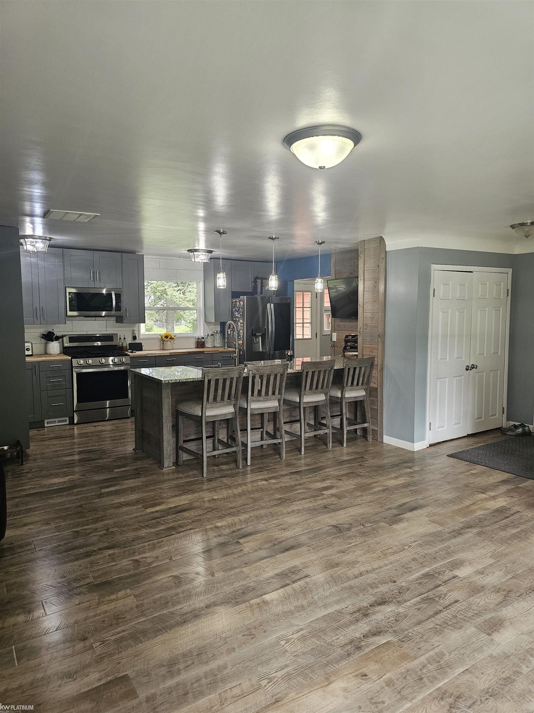 4385 Parker Road