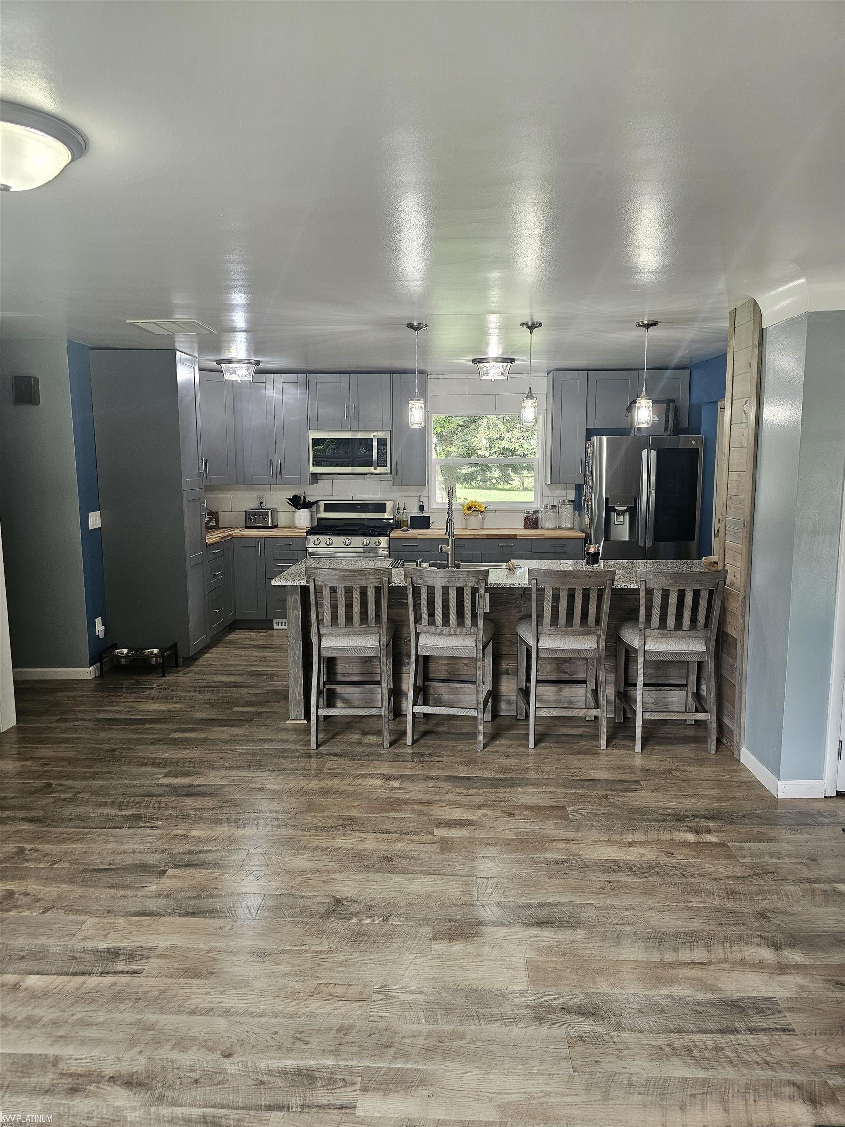 4385 Parker Road