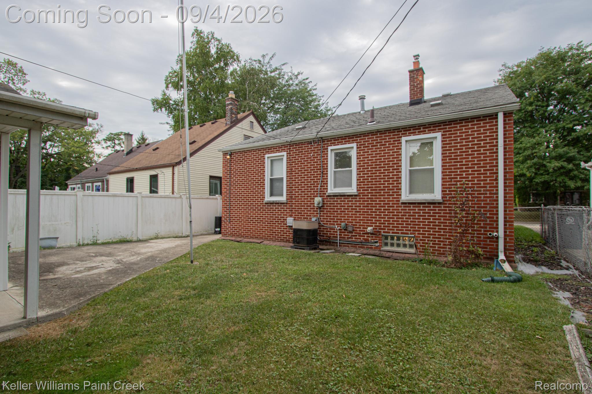 634 N Edison Avenue