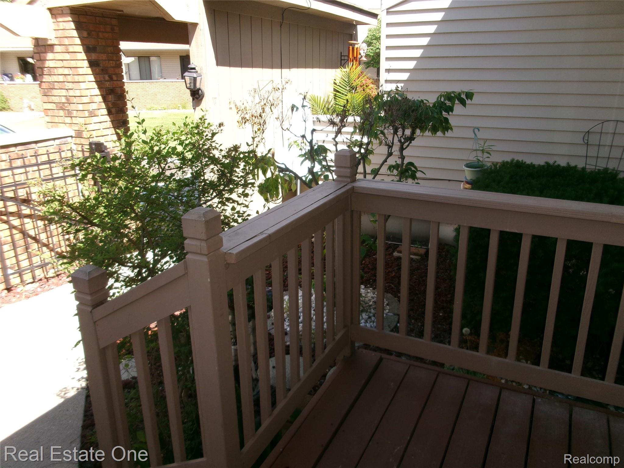 25104 Hamilton Court 4