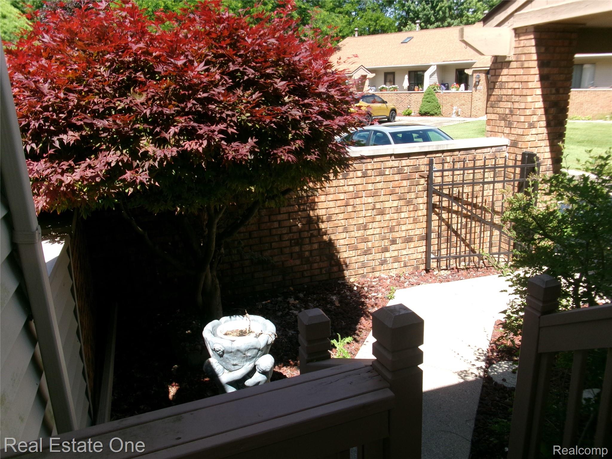 25104 Hamilton Court 4