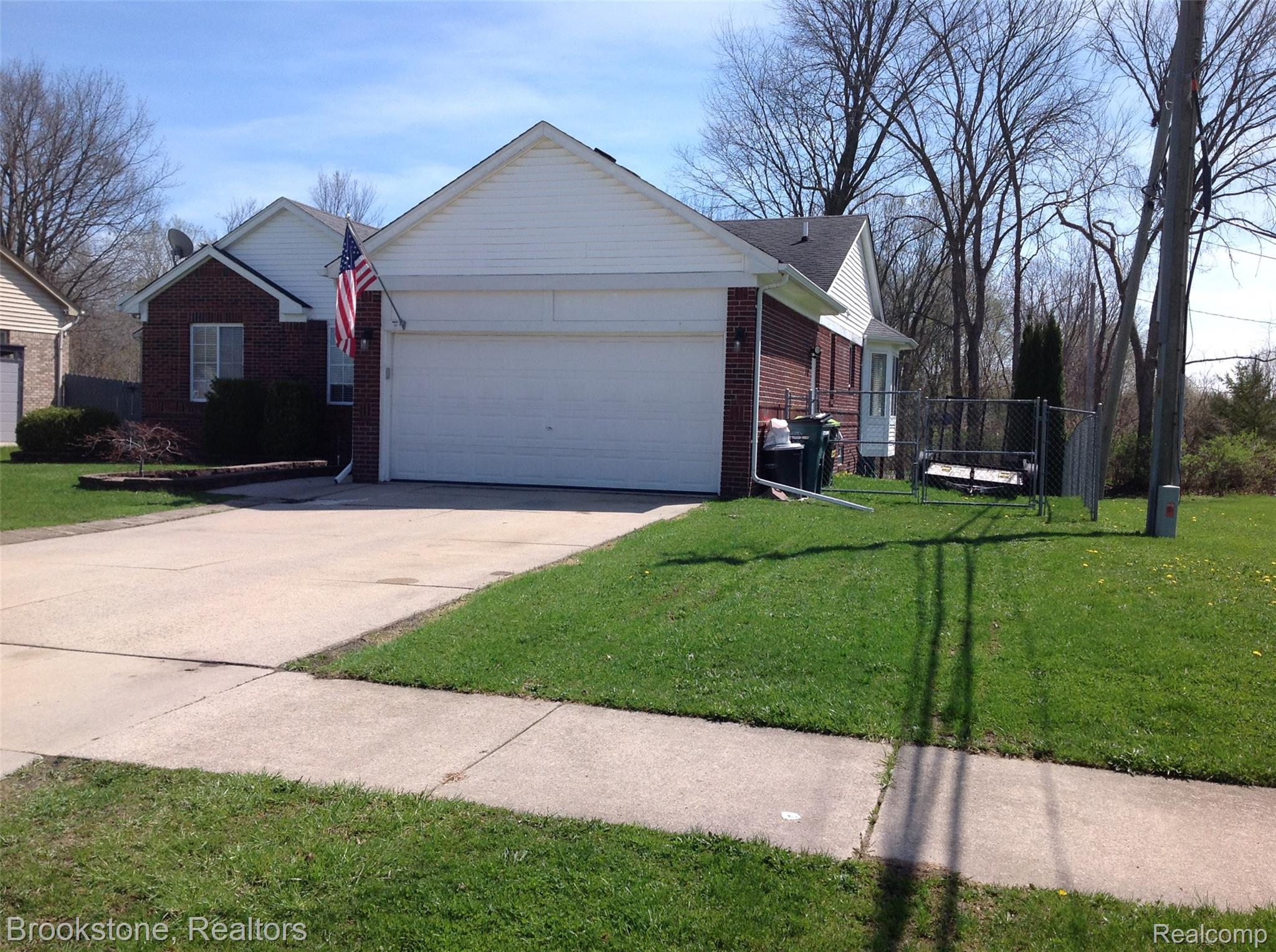 32010 N Oakcrest Drive E