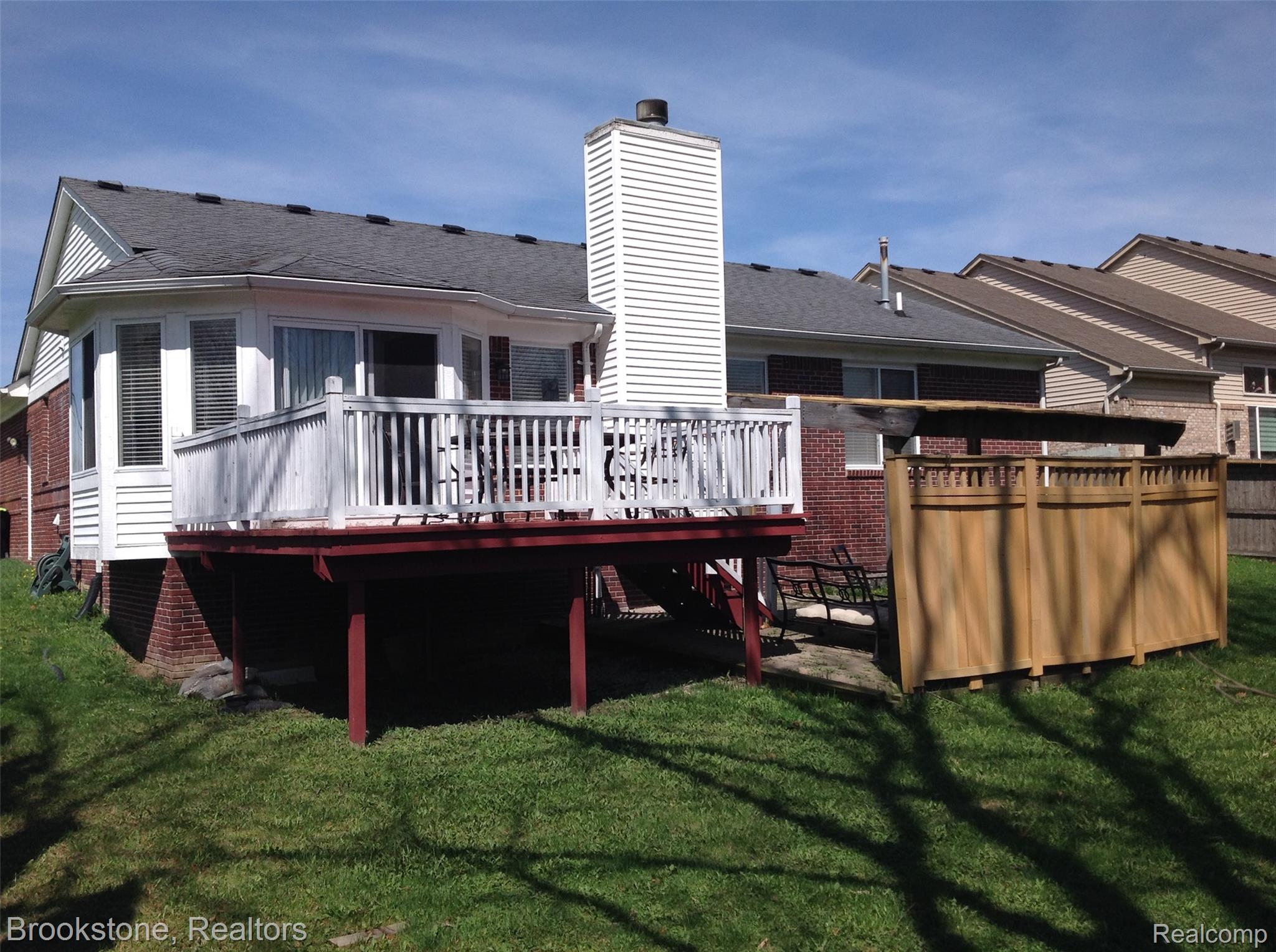 32010 N Oakcrest Drive E