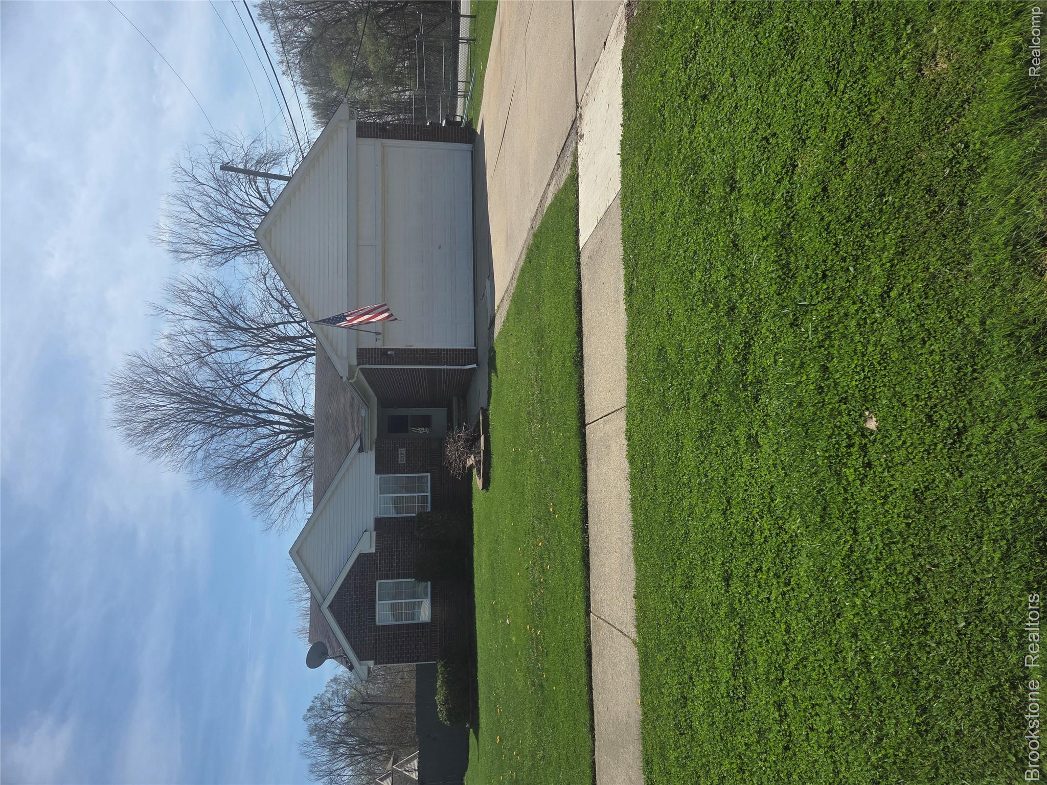 32010 N Oakcrest Drive E