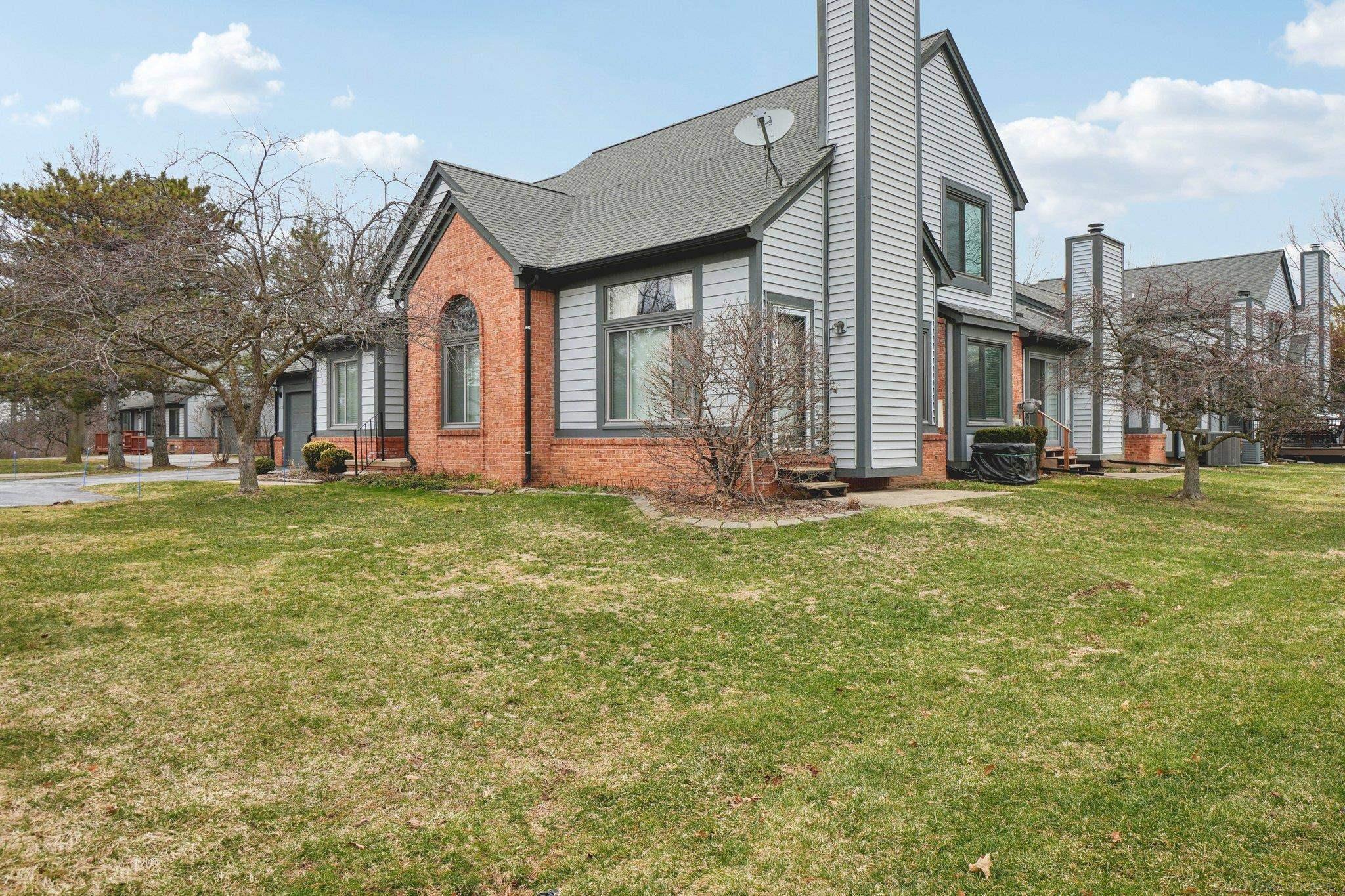 2799 Lochmoor Boulevard