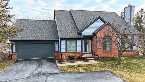 2799 Lochmoor Boulevard Orion Charter Township MI 48360