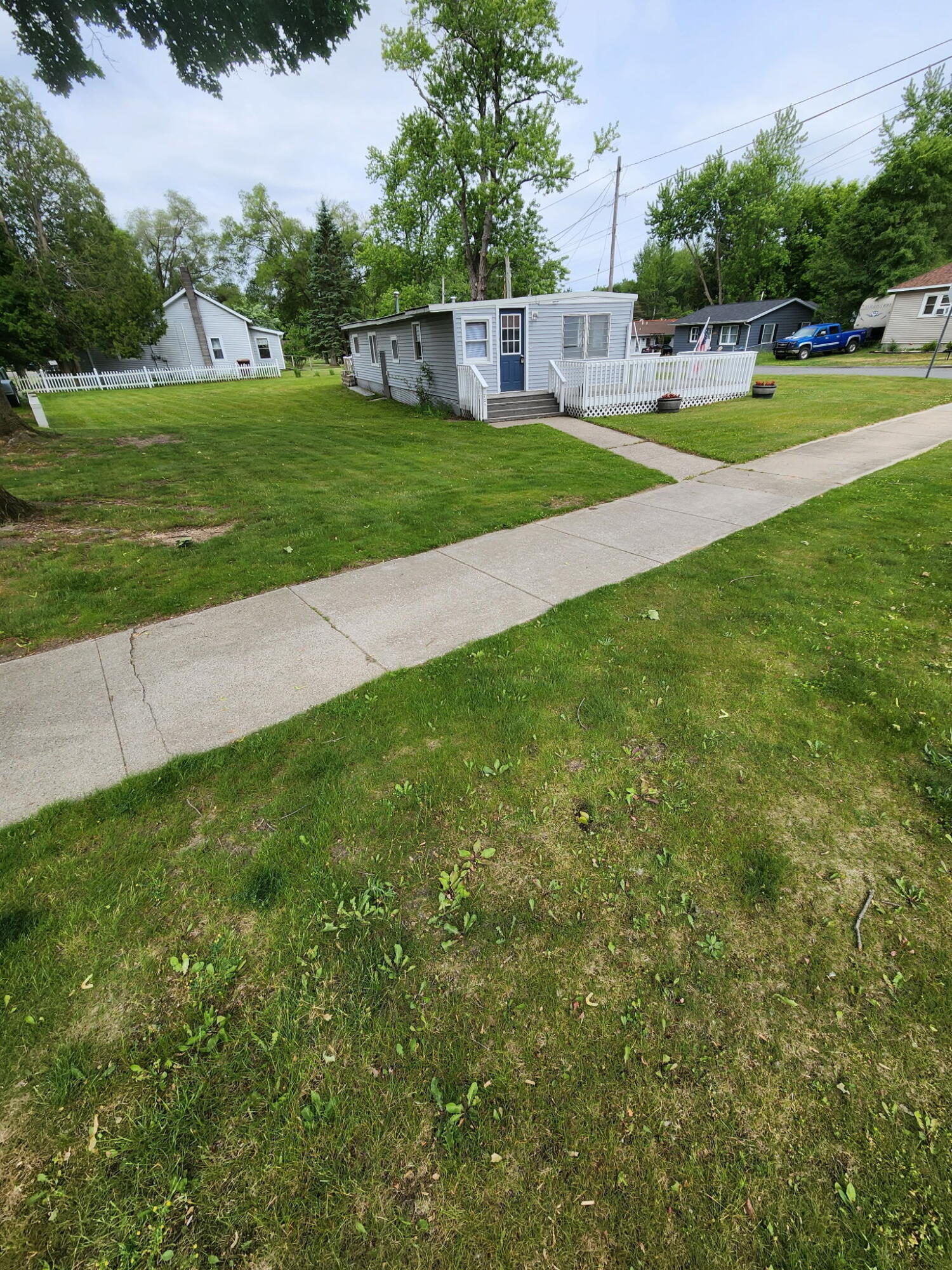 227 N Lincoln Avenue