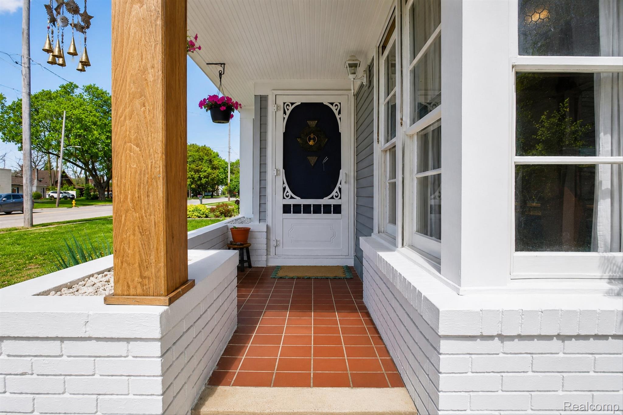 1137 E Main Street