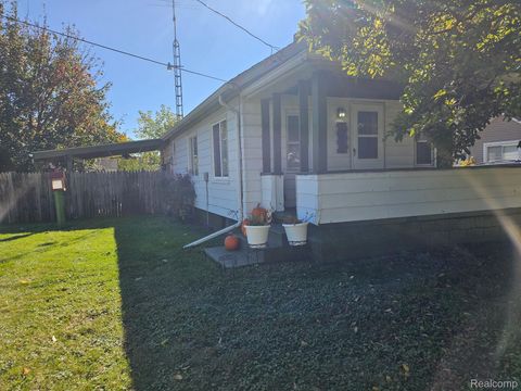 1097 W Buder Avenue Flint Charter Township MI 48507