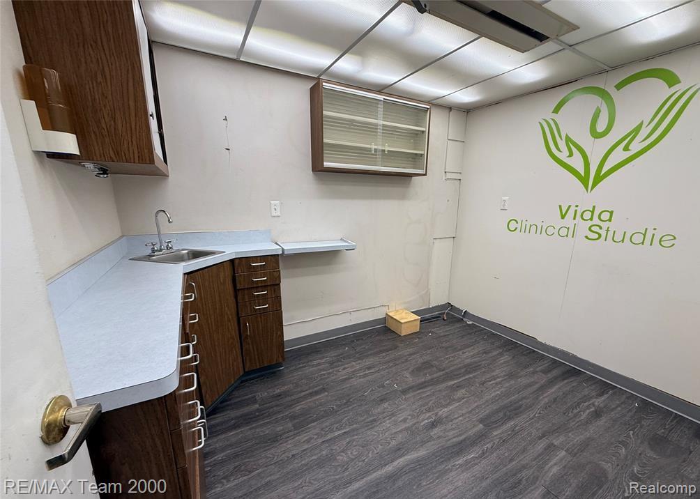 24326 W Warren Street