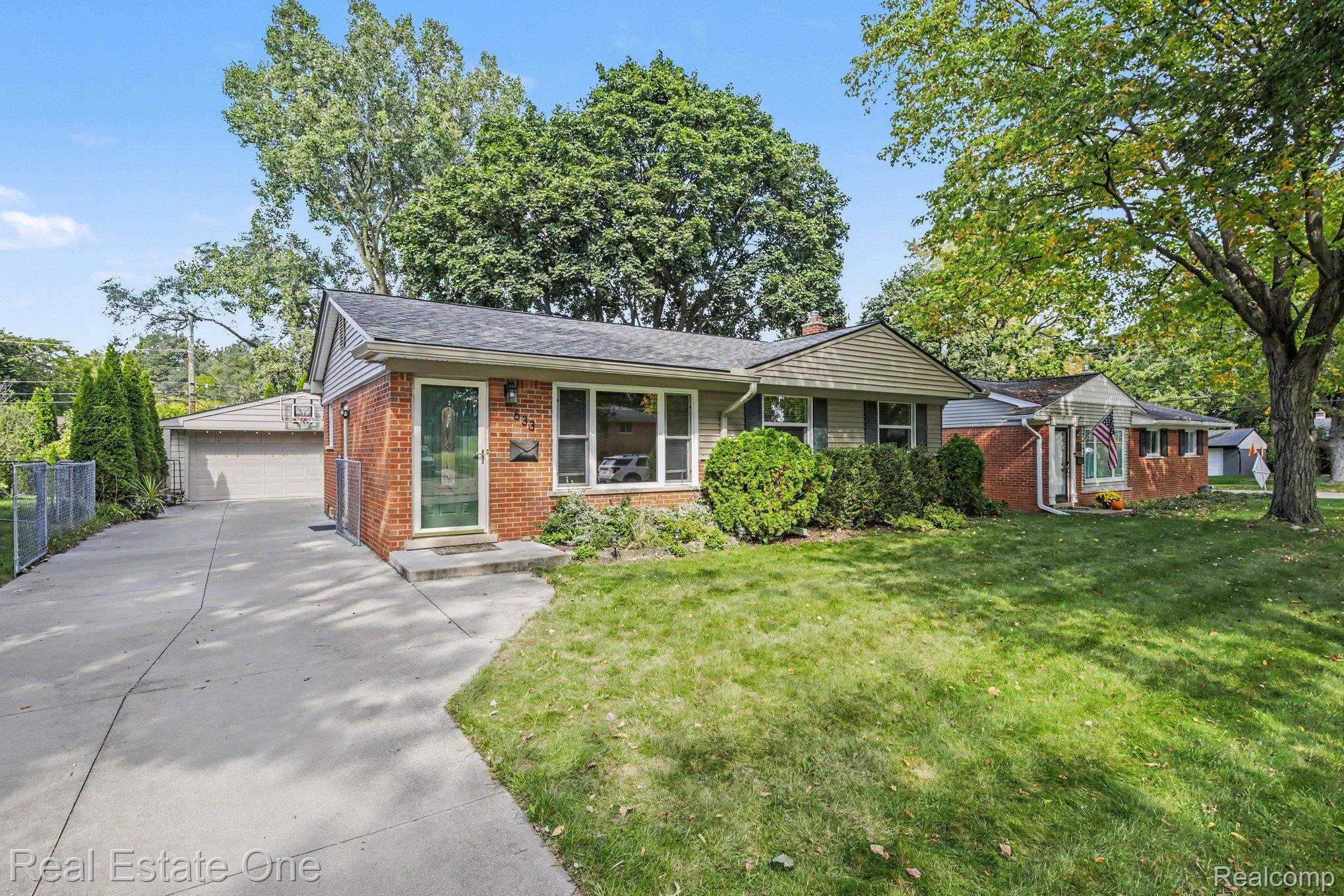 633 Rewold Drive