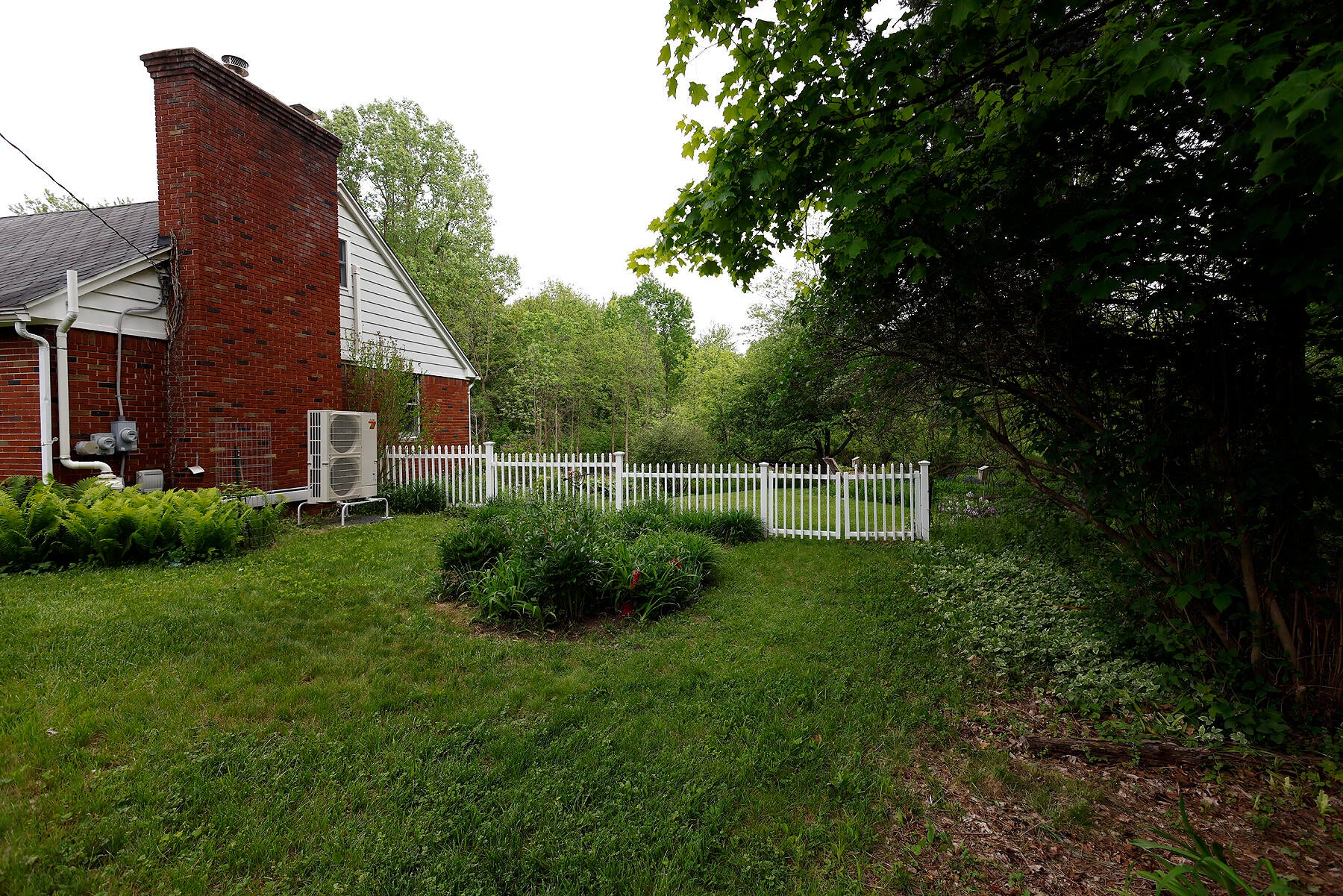 5801 N Territorial Road