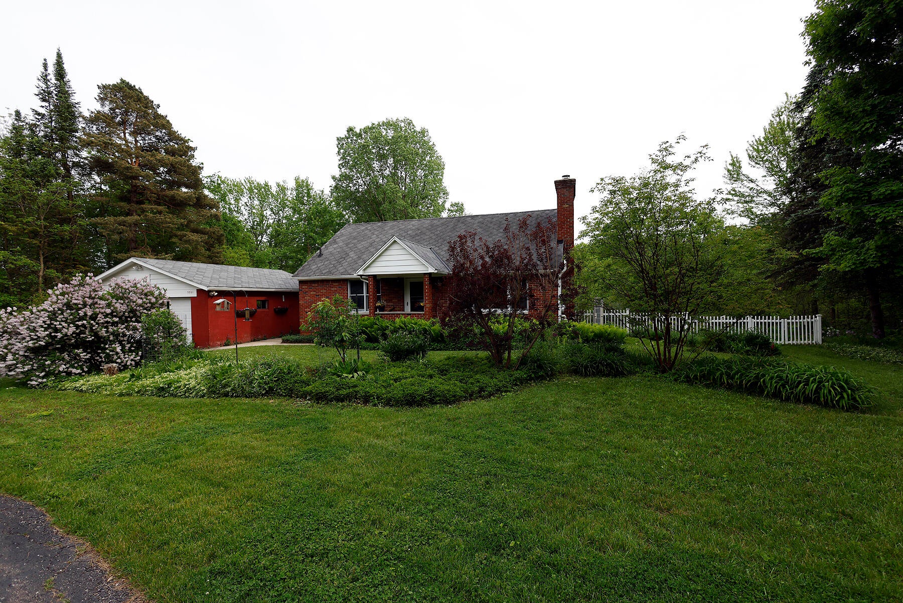 5801 N Territorial Road