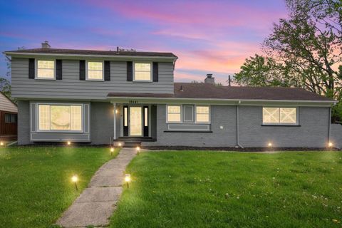 18441 ROSELAND Boulevard Lathrup Village City MI 48076