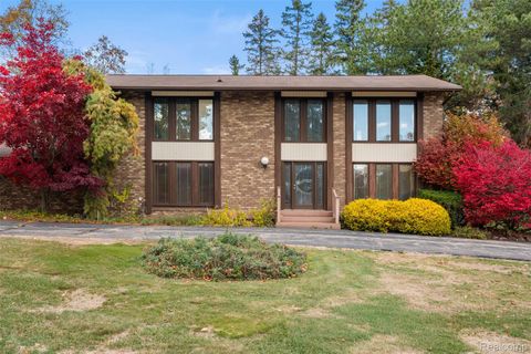 4724 Tara Court West Bloomfield Charter Township MI 48323