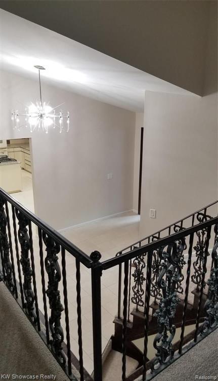 1728 Hiview Court