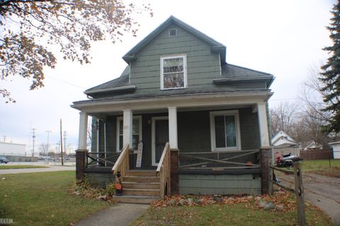 1819 Niagra Street Saginaw City MI 48602