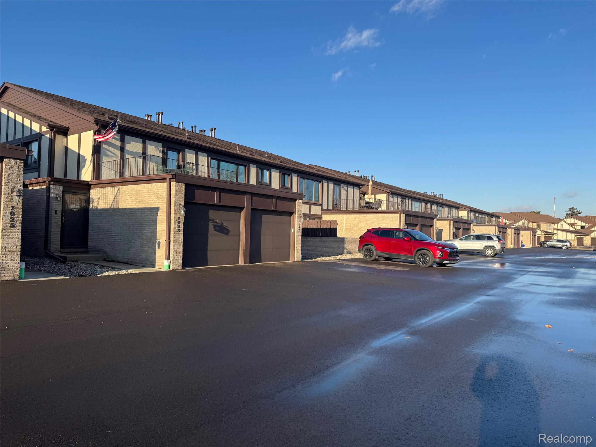 1021 Country Club Drive 23