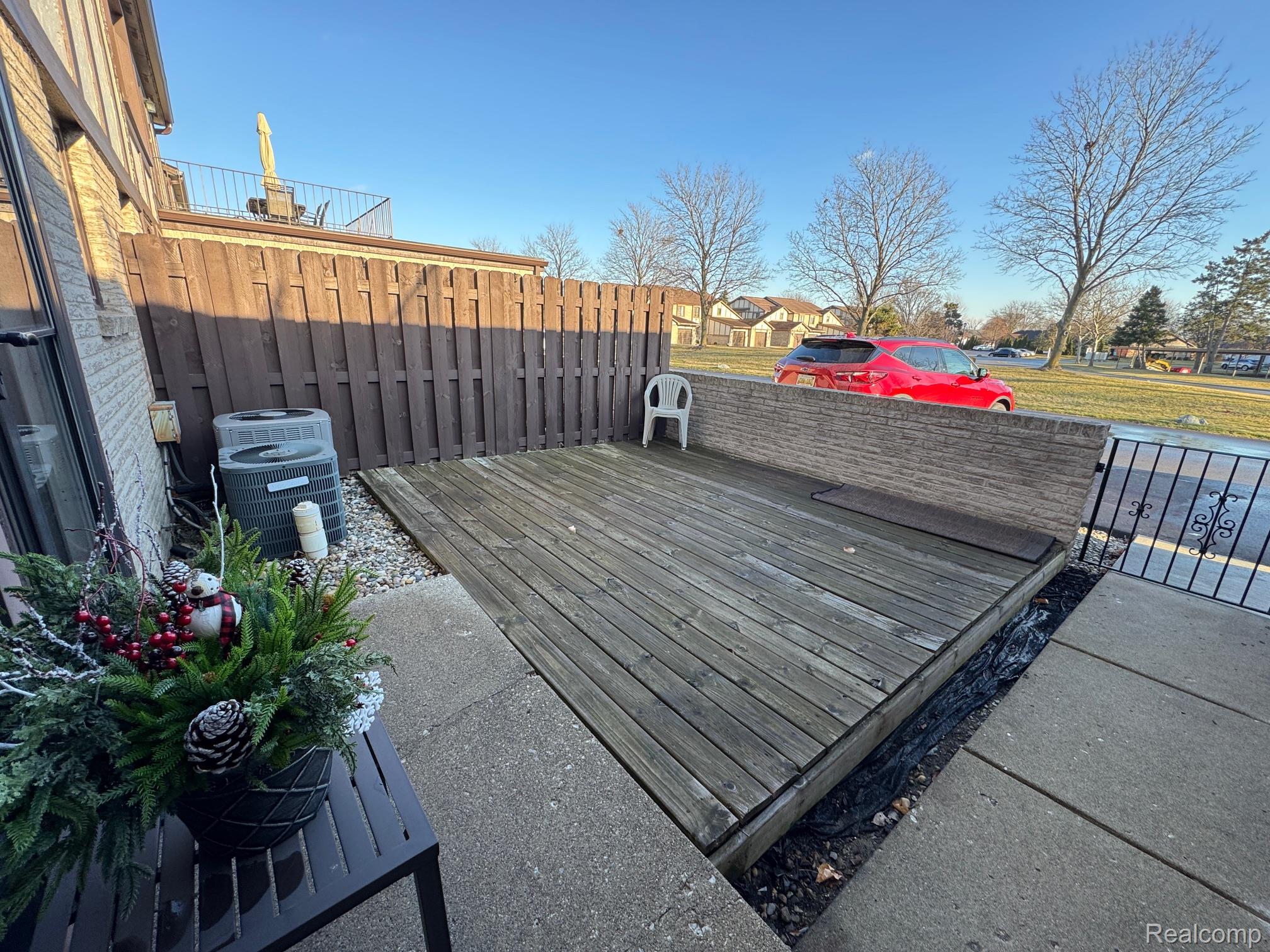 1021 Country Club Drive 23