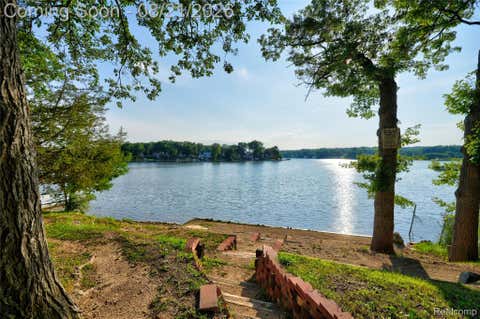 Tiny photo for 6220 Wertz, Springfield Charter Township, MI 48350 (MLS # 20261066824)