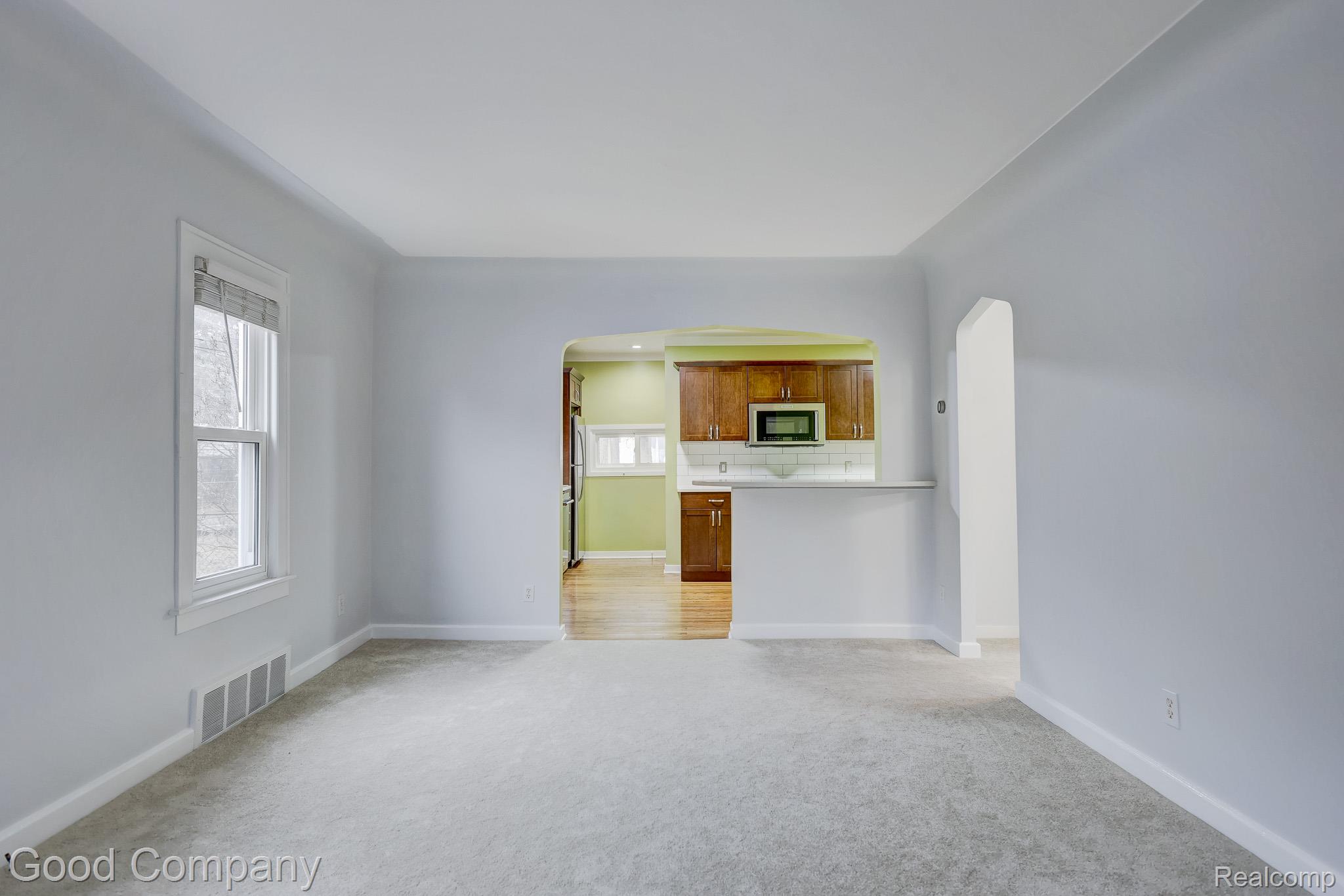 1060 W Hazelhurst Street