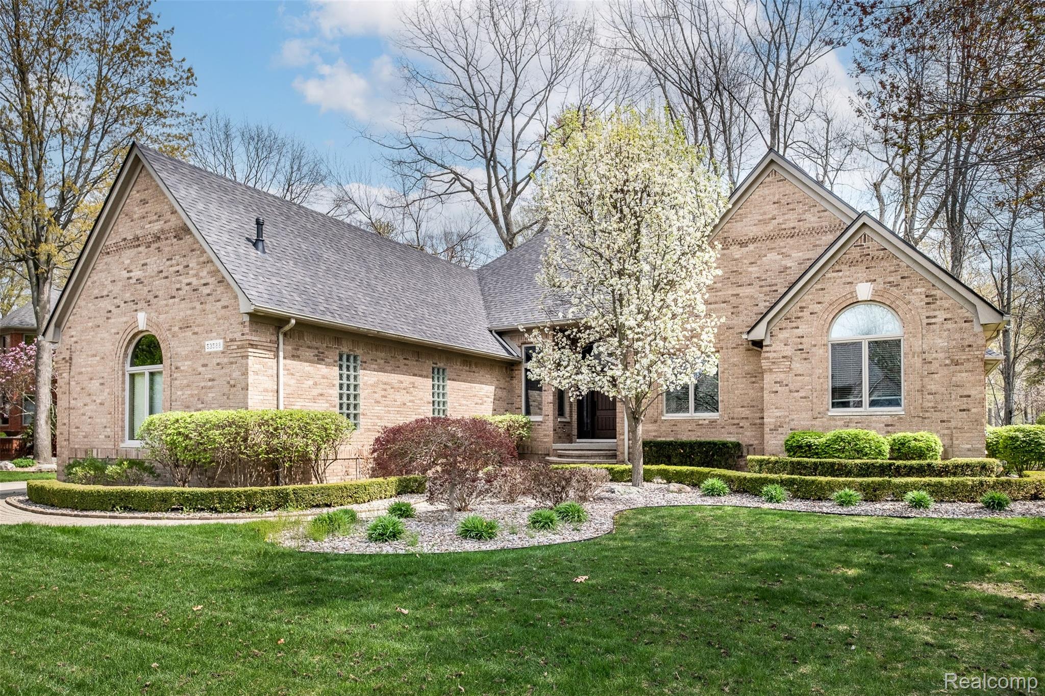 53588 Oak Grove