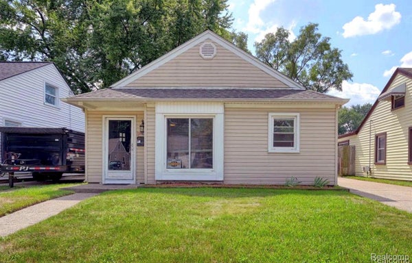 2030 BROWNING ST, FERNDALE, MI 48220 - Image 4c9d0256c7b5d3ed1f27bc15b9e92ec3/324112759