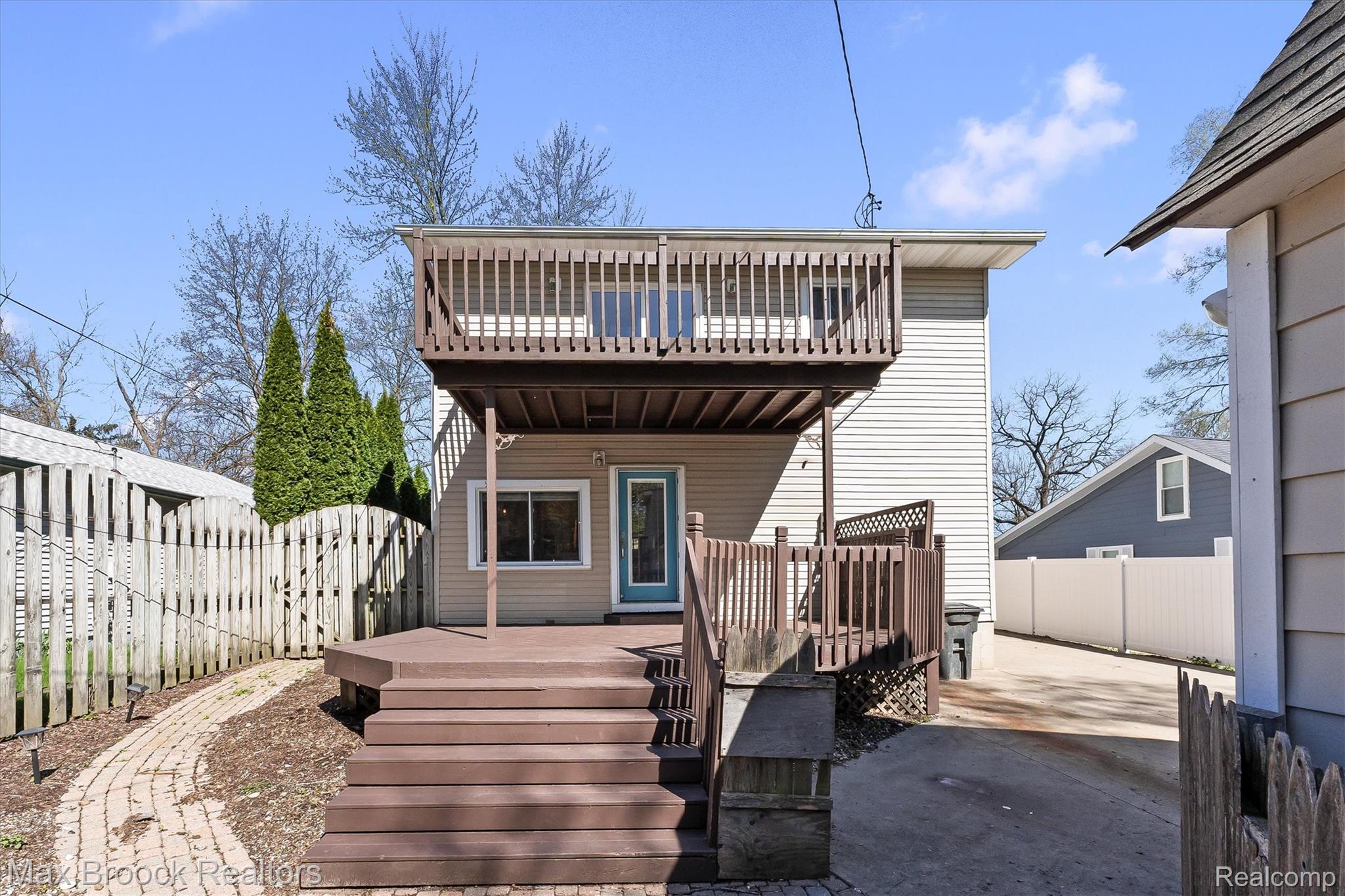 2375 Lakeside Drive