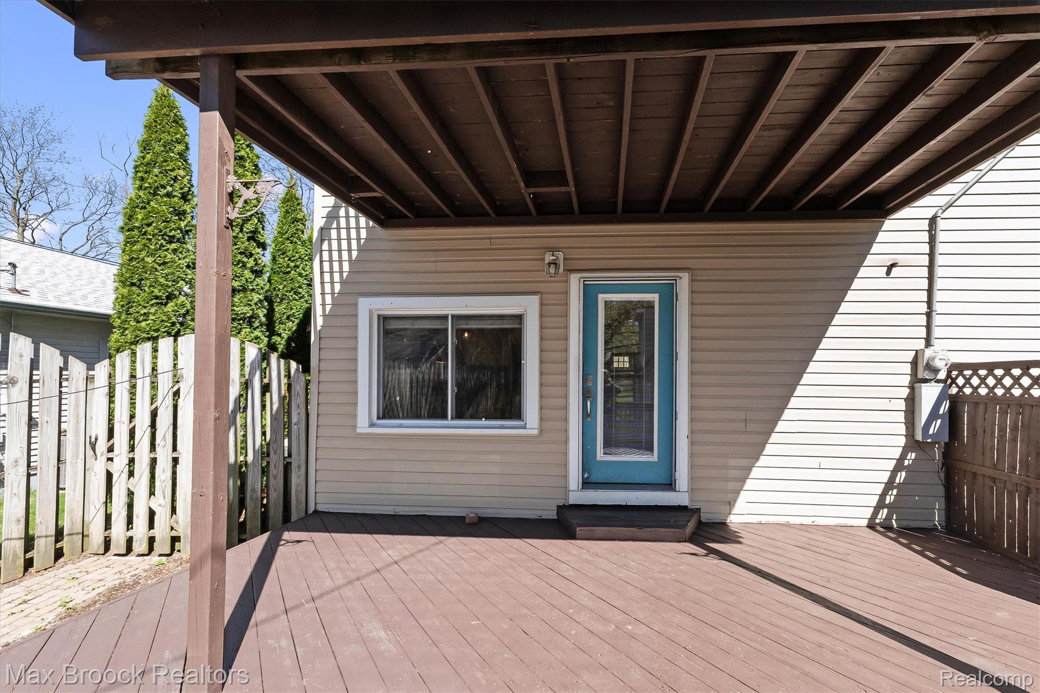 2375 Lakeside Drive