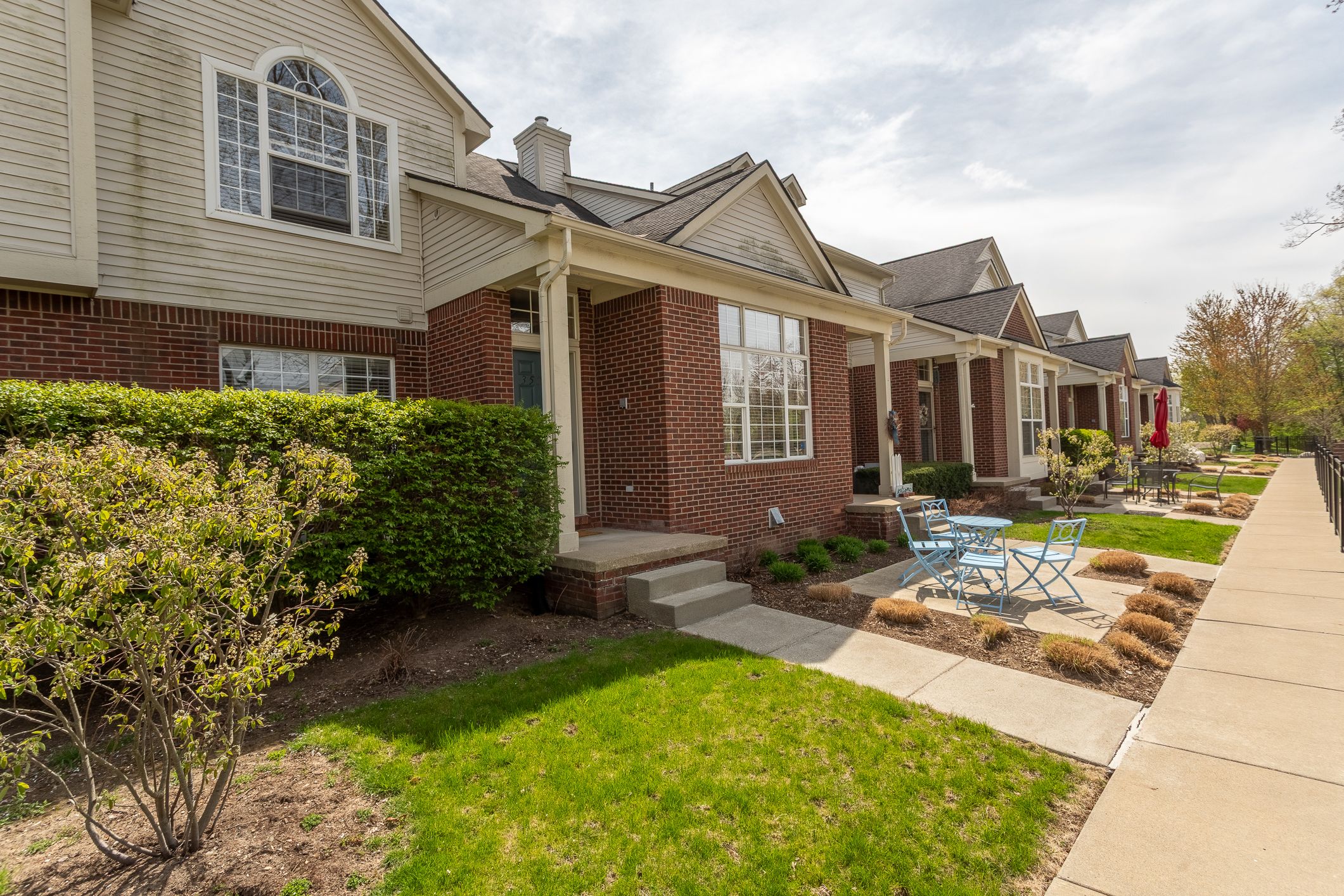 35202 EMMA Circle