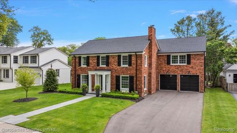 586 Fairfax Street Birmingham City MI 48009