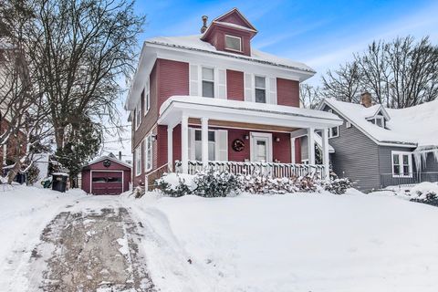 28 E 23rd Street Holland City MI 49423