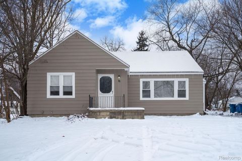 76 Scott Lake Road Waterford Charter Township MI 48328