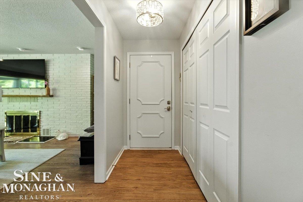 669 N Riverside Avenue