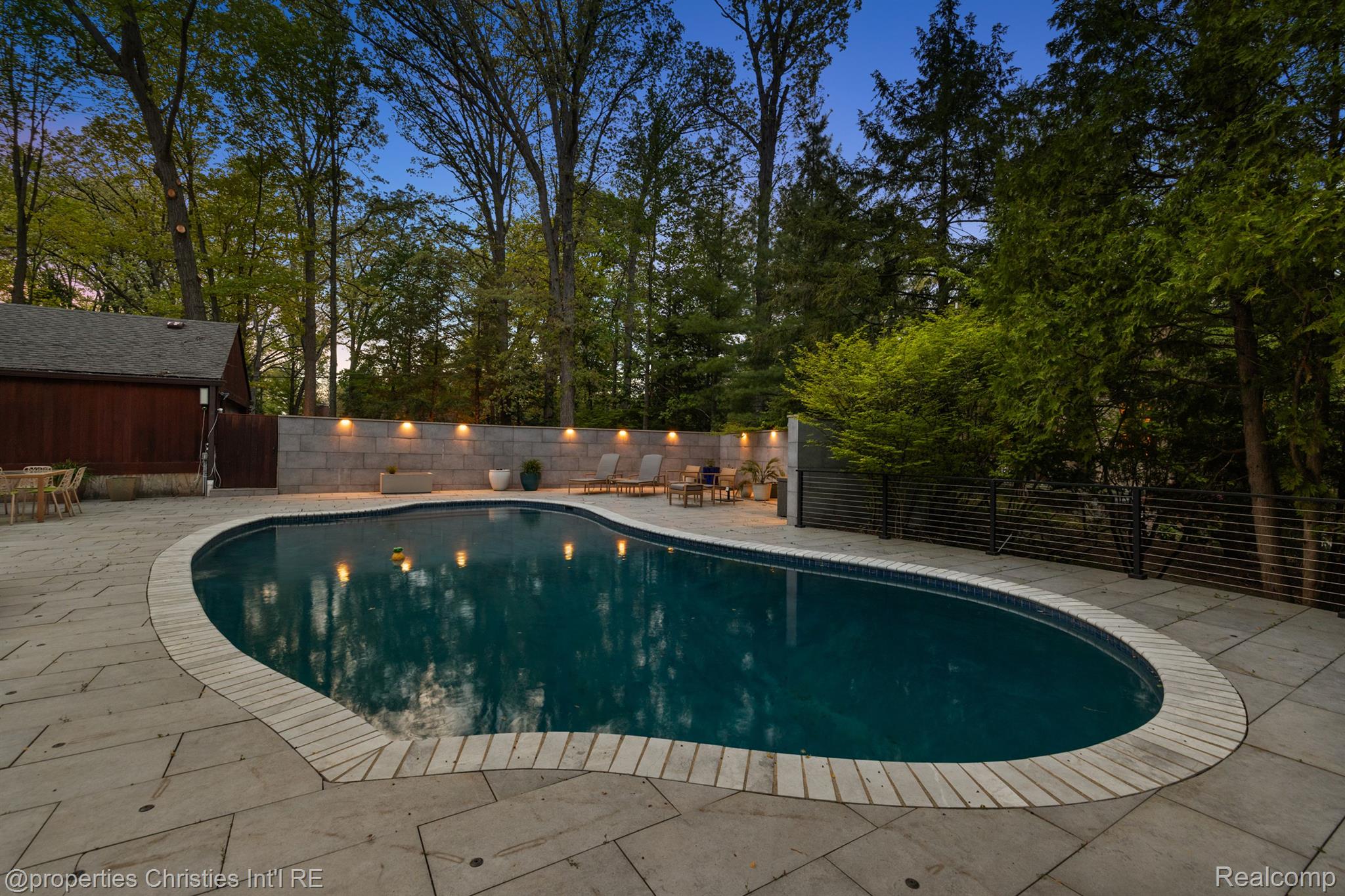 7371 Lindenmere Drive