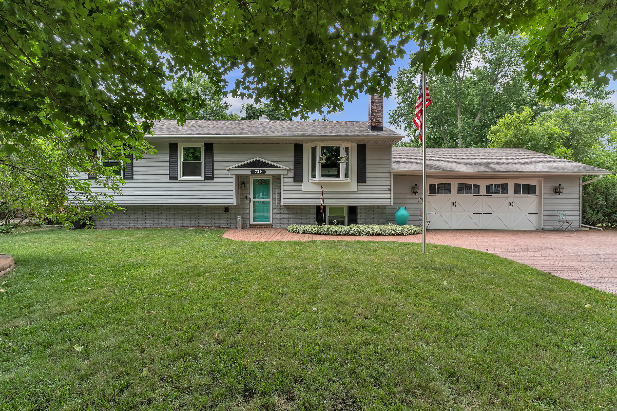 739 Los Arboles Drive