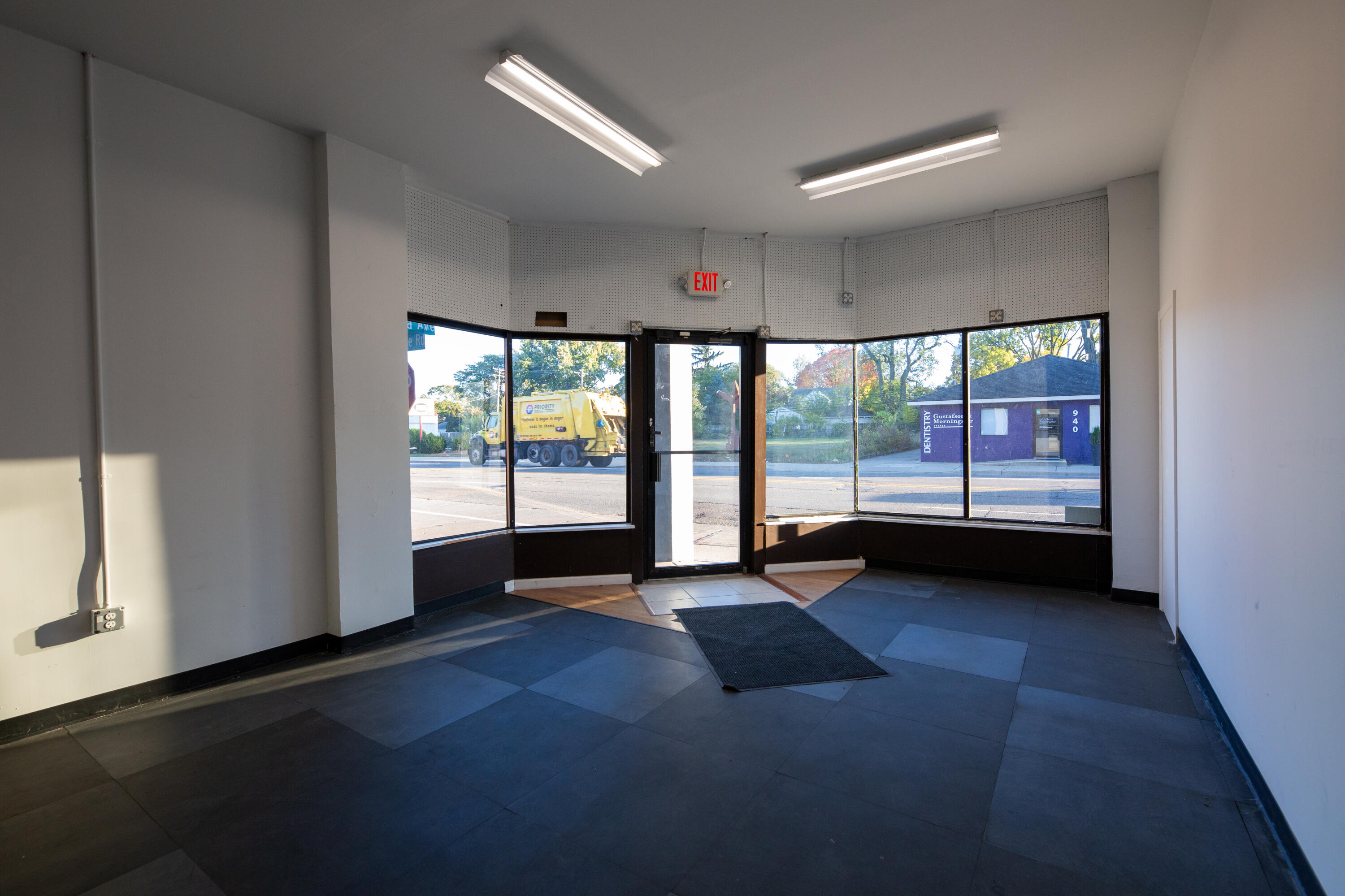 925 E 11 Mile Road Road