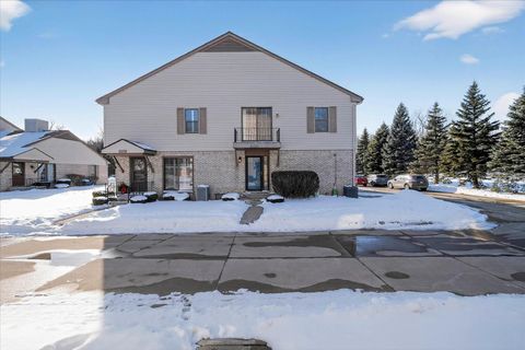 35132 N Bay Circle Harrison Charter Township MI 48045