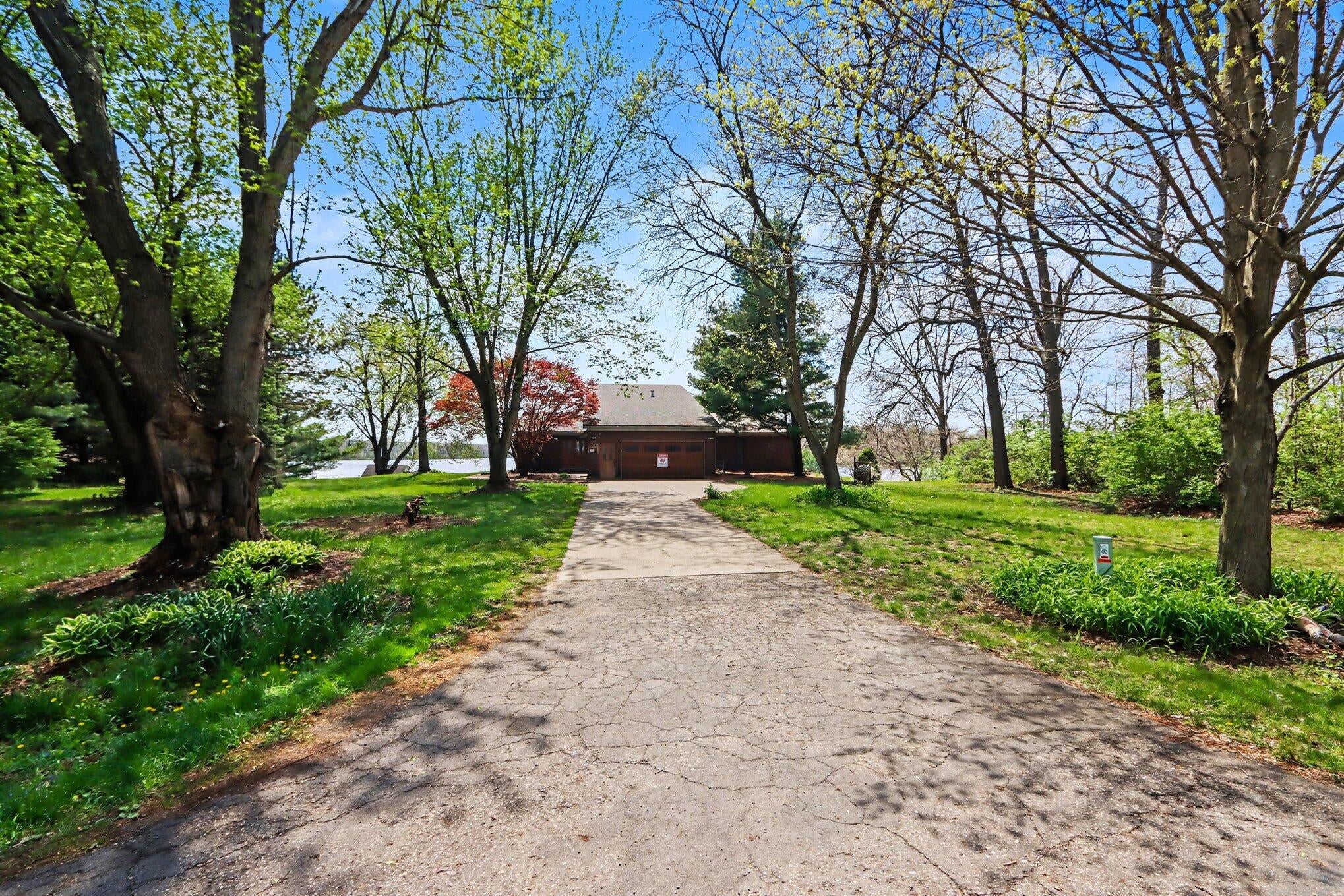 25951 Lantern Circle