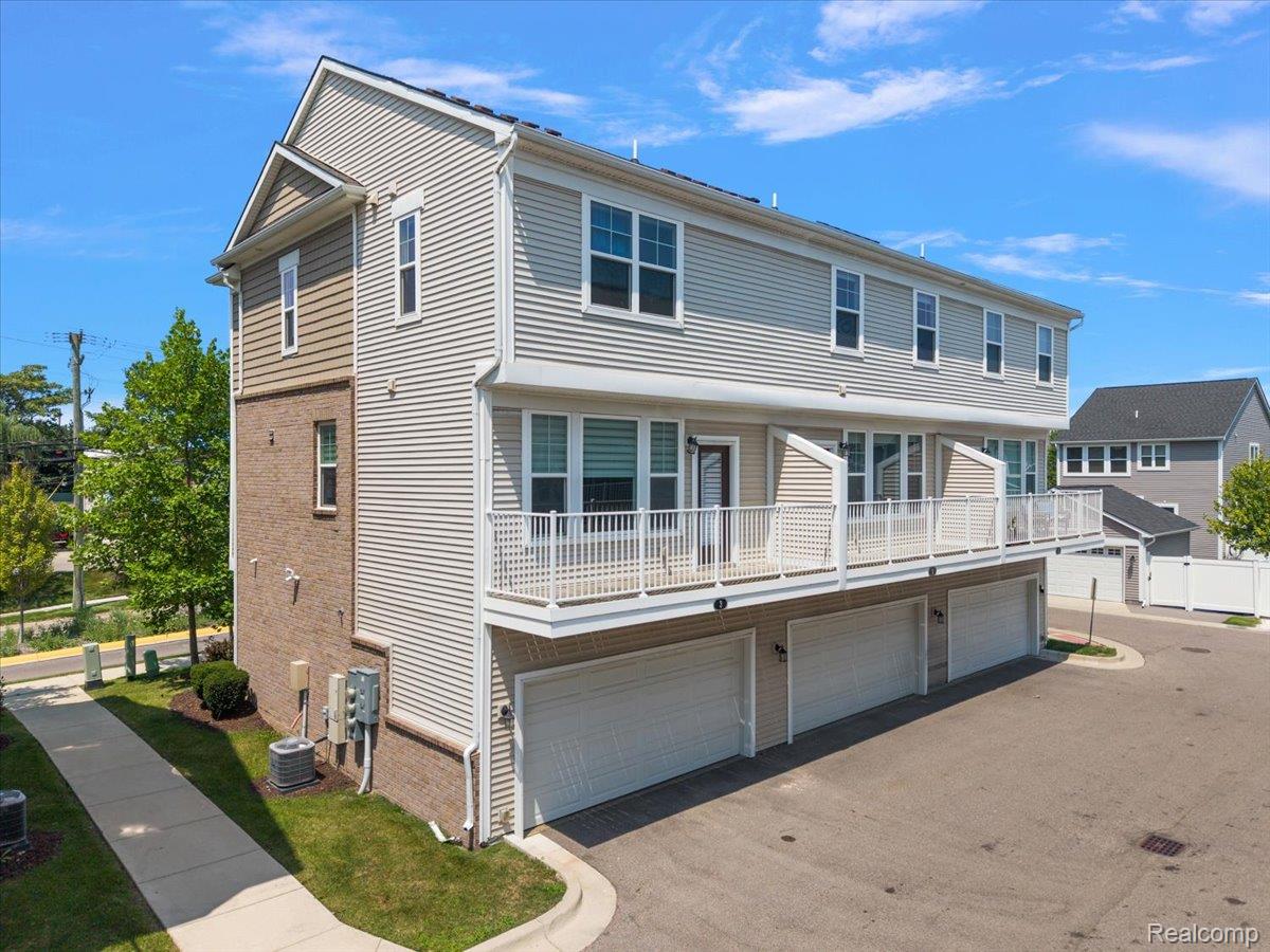 2500 Normandy Road 3