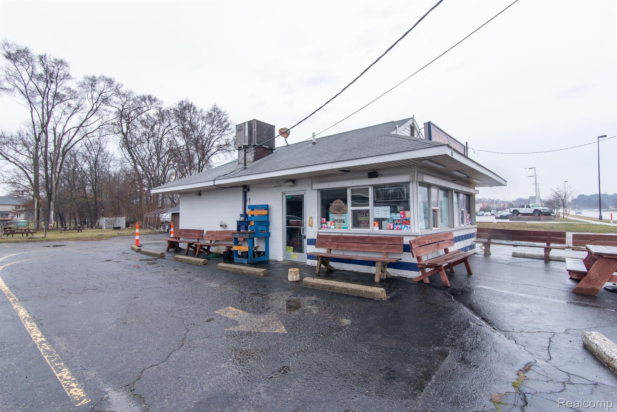 2535 E HIGHLAND Road