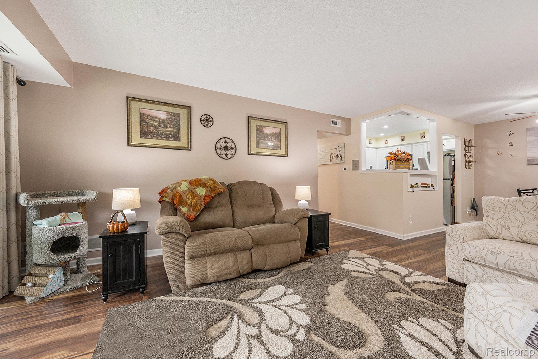 Livonia City, Michigan 48150, United States, 1 Bedroom Bedrooms, ,1 BathroomBathrooms,Residential,Active,233326